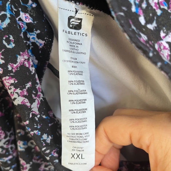 PowerHold® Mid-Rise Capri Leggings - Picture 7 of 9